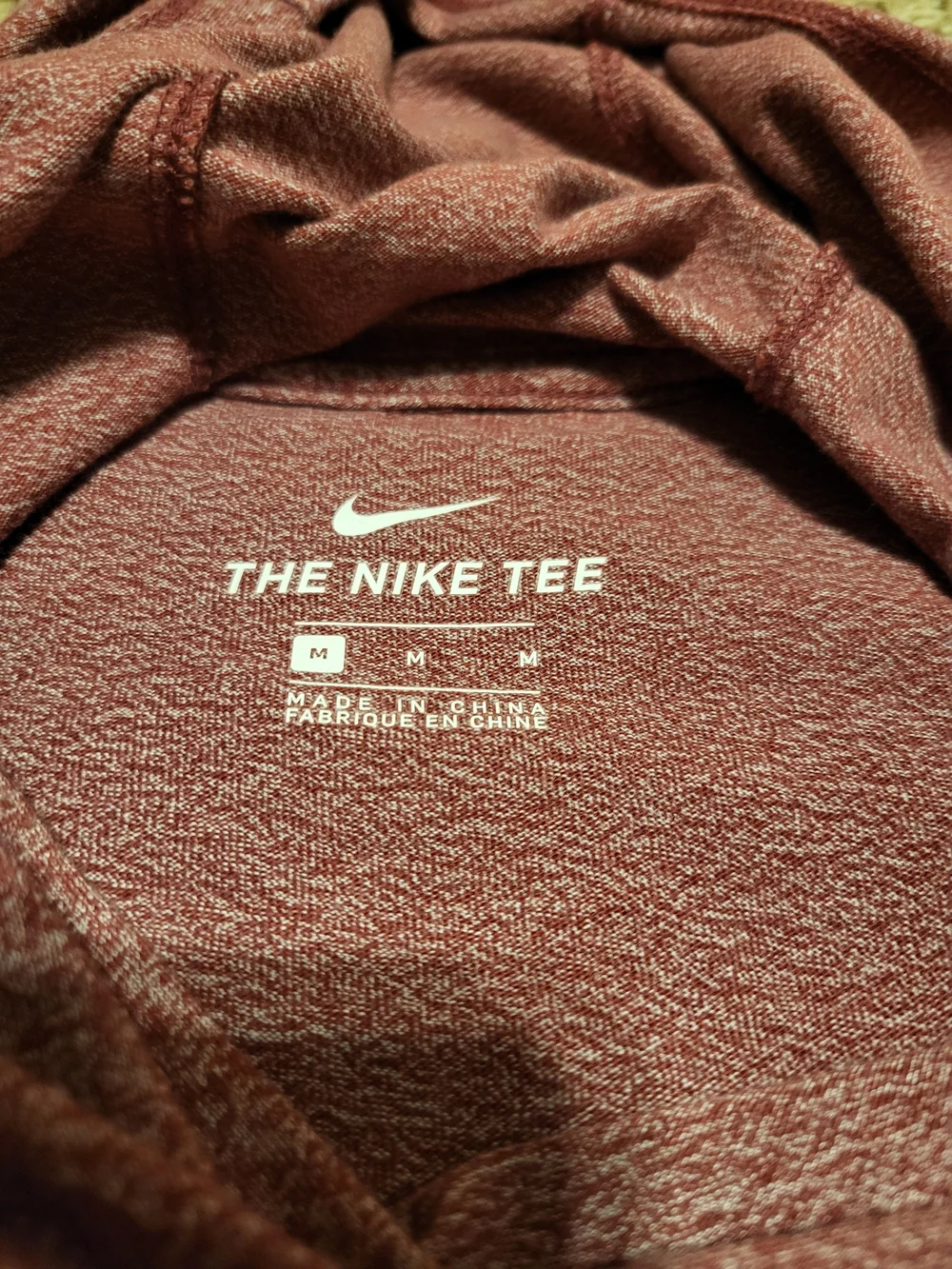 Nike lightweight maroon